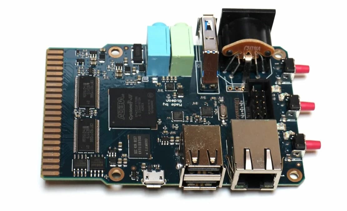 1541 Ultimate II+ printed circuit board showing the Xilinx FPGA chip