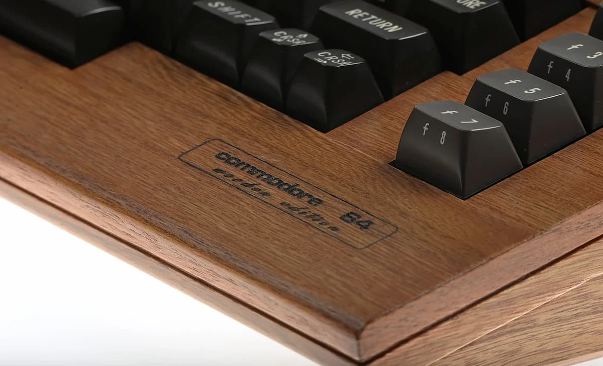 Wooden C64, keyboard integrated into the wooden case
