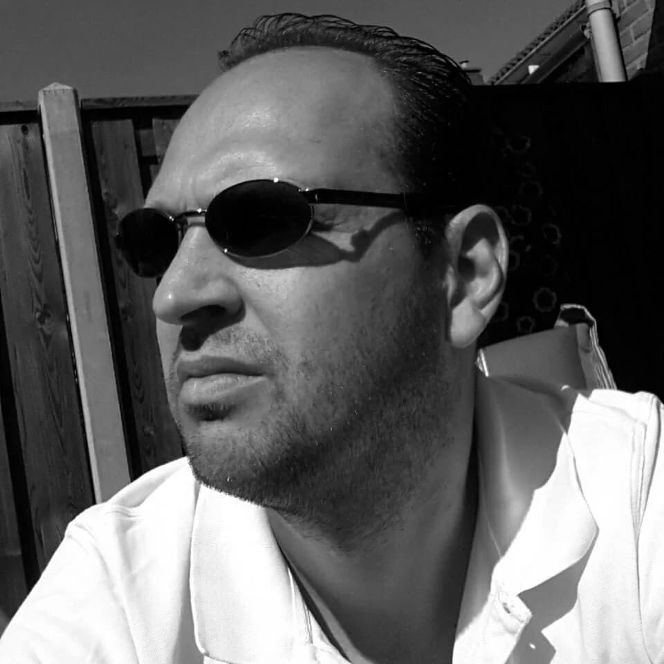 Richard de Koekkoek, creator of commodore-64.eu and c-64.nl, photographed with his Commodore 64