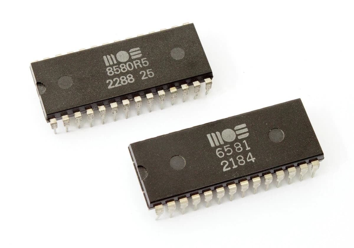 SID chip 6581 and 8580, the legendary Commodore 64 sound processor designed by Bob Yannes