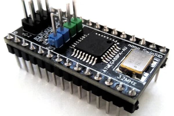 Swinsid Nano, a compact AVR-based SID replacement chip